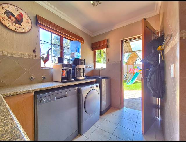 4 BEDROOM VILLA FOR SALE IN DALVIEW